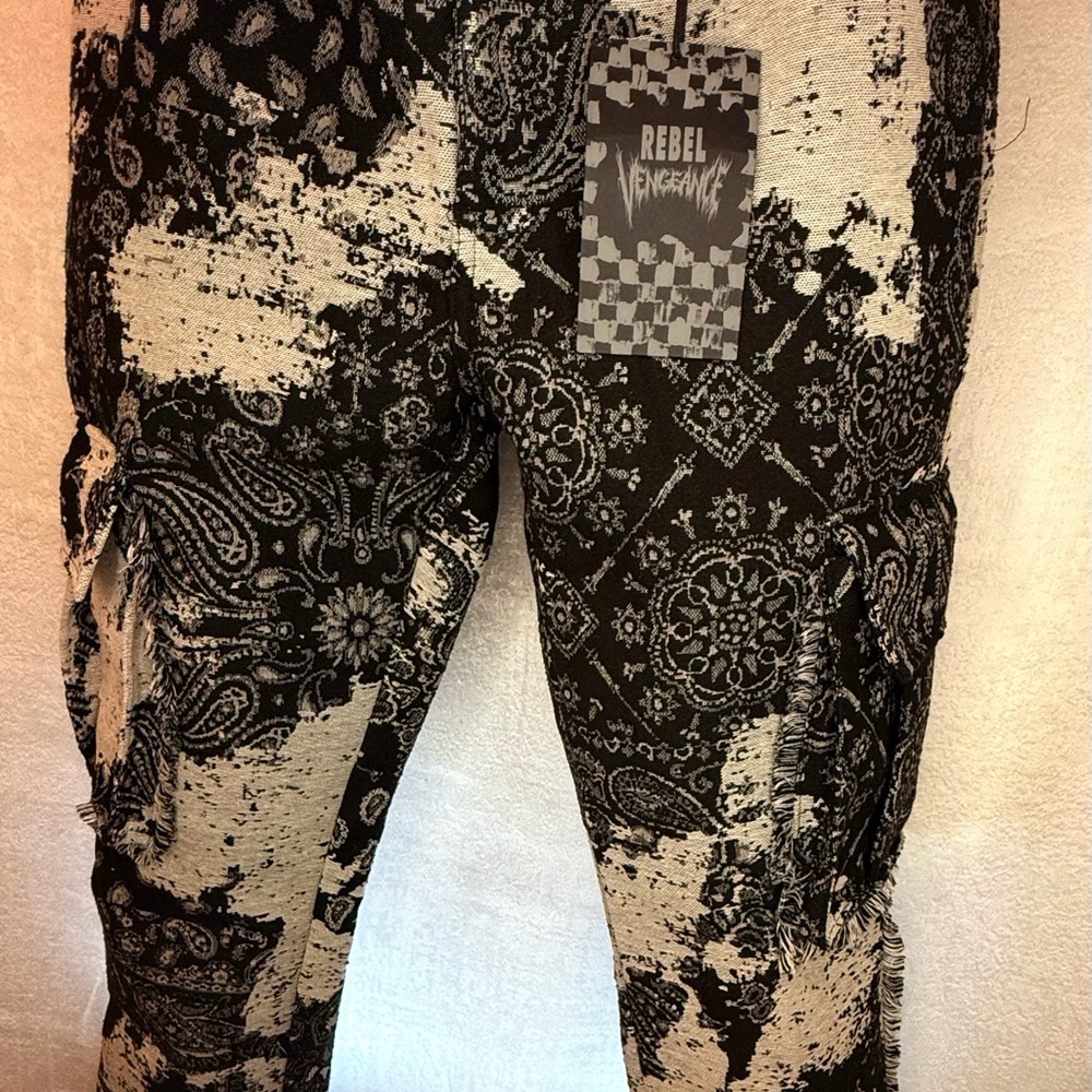 Rebel Vengeance Bandana Paisley Tapestry Cargo Pants, NEW. Men's 23x32